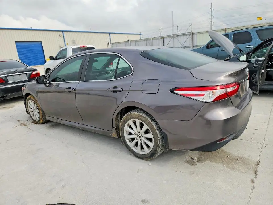 2018 TOYOTA CAMRY LE  