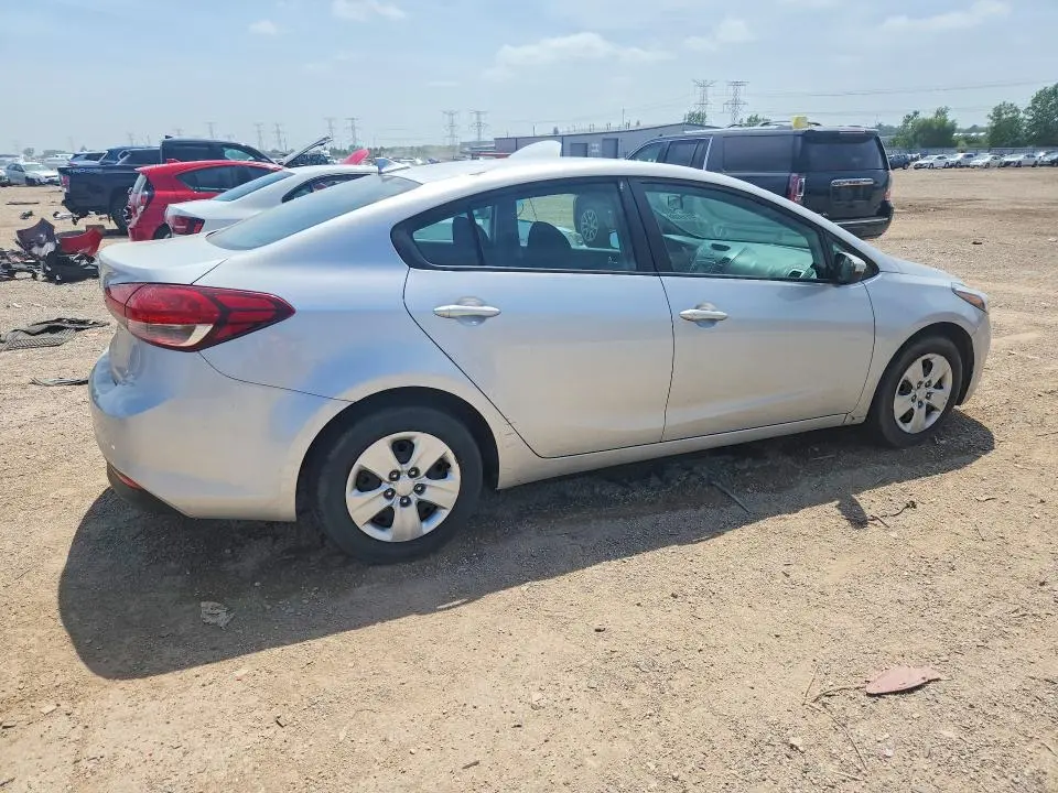 2017 KIA FORTE LX  