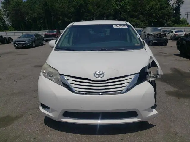 2015 TOYOTA SIENNA LE  