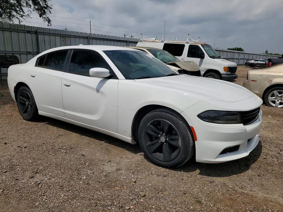 2016 DODGE CHARGER SXT  