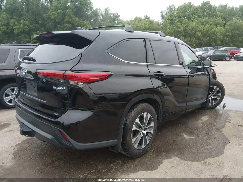 2022 TOYOTA HIGHLANDER HYBRID XLE