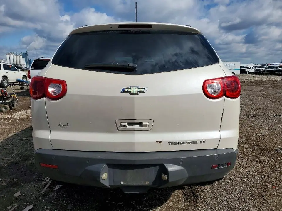 2011 CHEVROLET TRAVERSE LT  