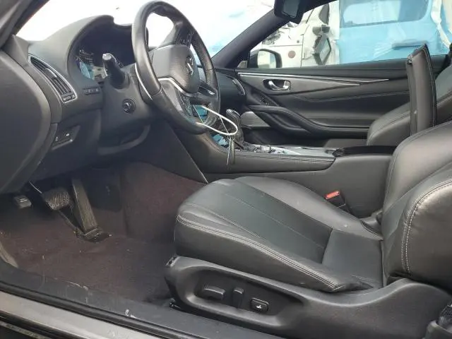 2018 INFINITI Q60 LUXE 300  