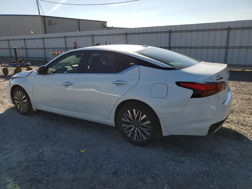 2024 NISSAN ALTIMA SV  