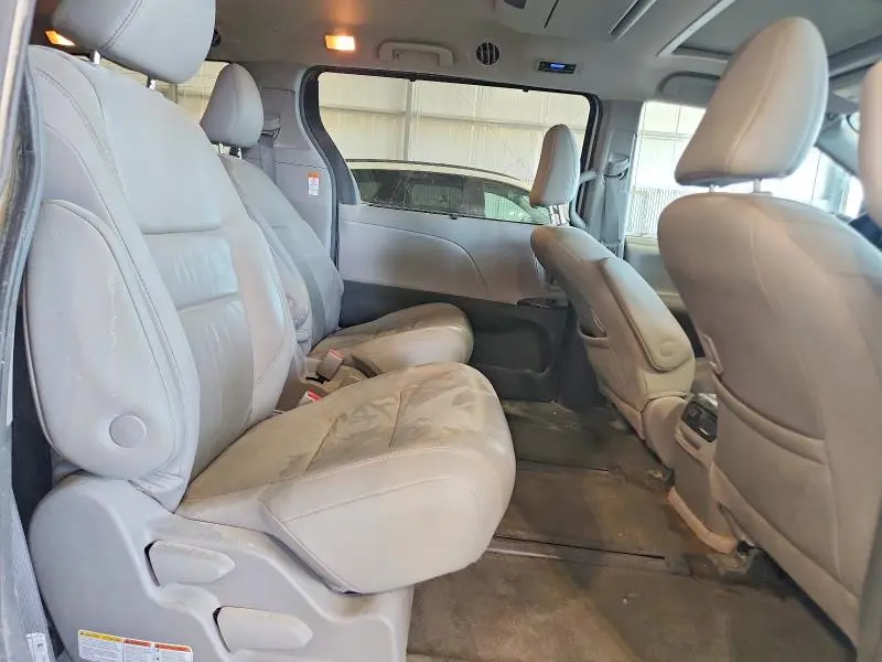 2018 TOYOTA SIENNA XLE PREMIUM 7-PASSENGER  