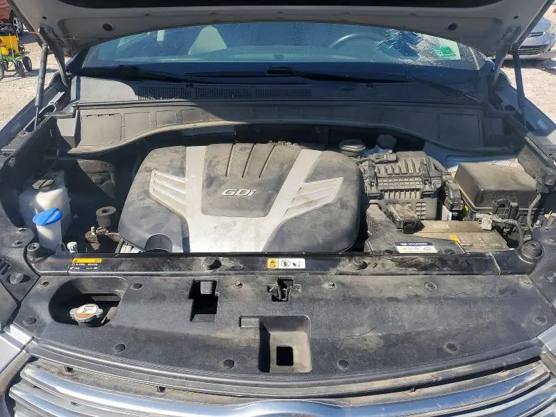 2018 HYUNDAI SANTA FE SE  