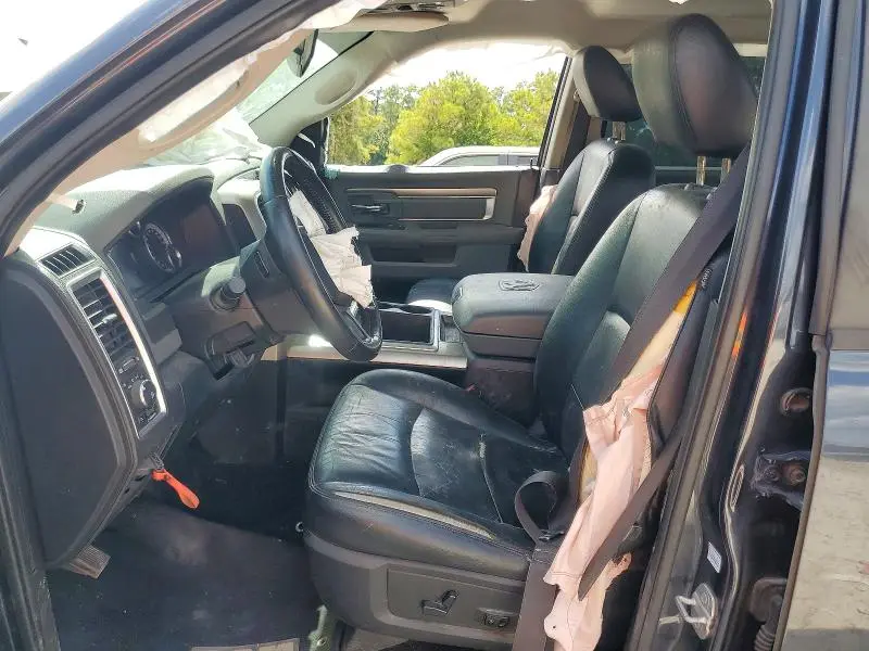2015 RAM 1500 SLT  