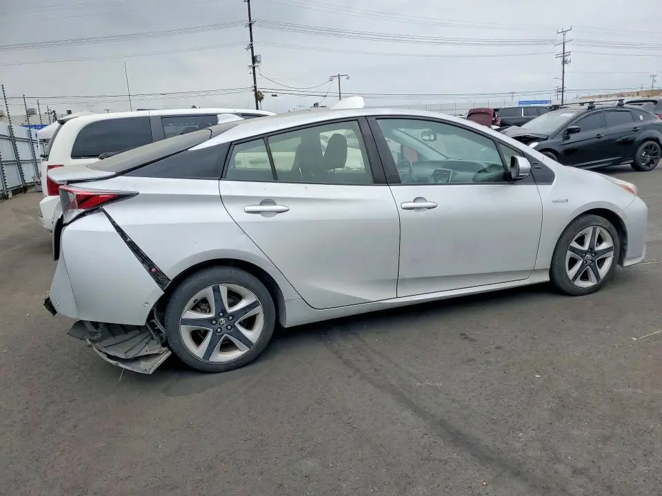 2016 TOYOTA PRIUS FOUR TOURING  