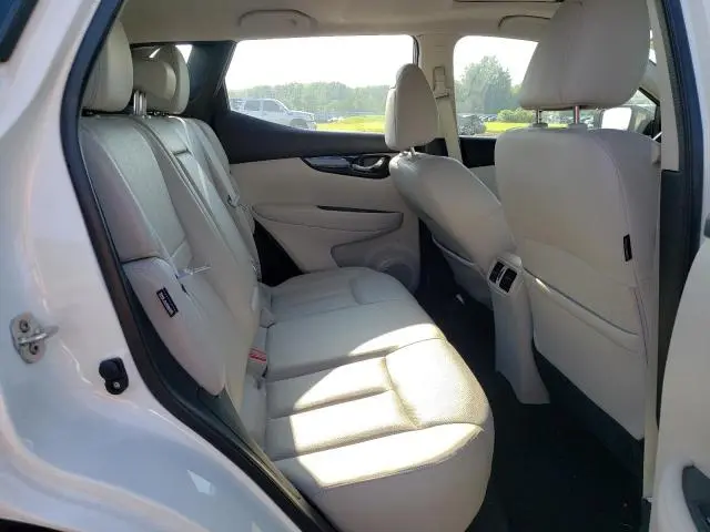 2022 NISSAN ROGUE SPORT SL  