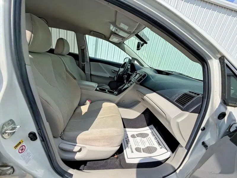 2012 TOYOTA VENZA LE  