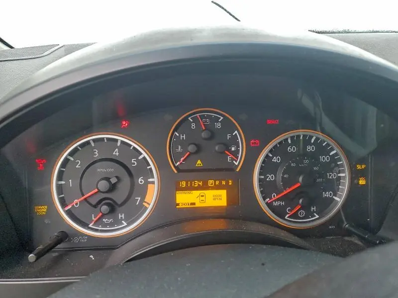 2010 NISSAN TITAN XE  