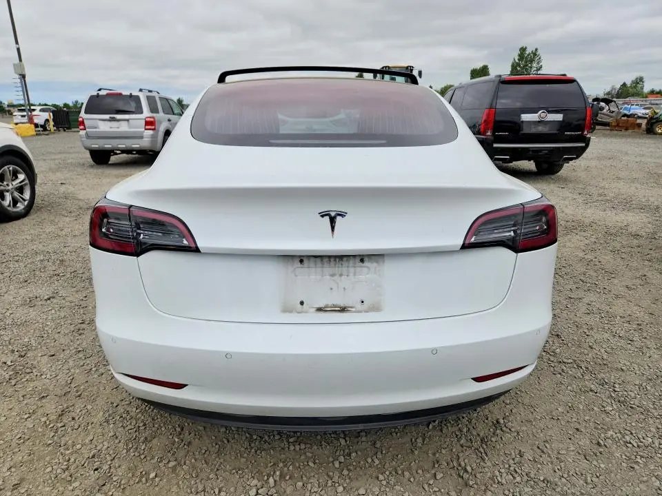 2018 TESLA MODEL 3   