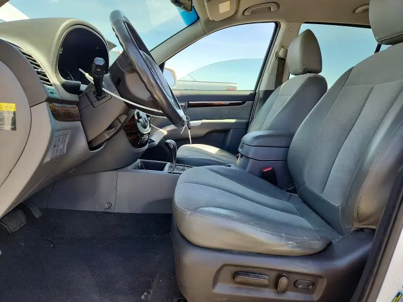 2012 HYUNDAI SANTA FE SE  