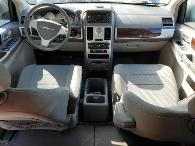 2010 CHRYSLER TOWN & COUNTRY TOURING  