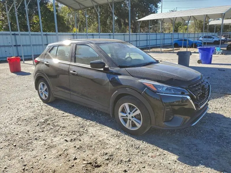 2023 NISSAN KICKS S  