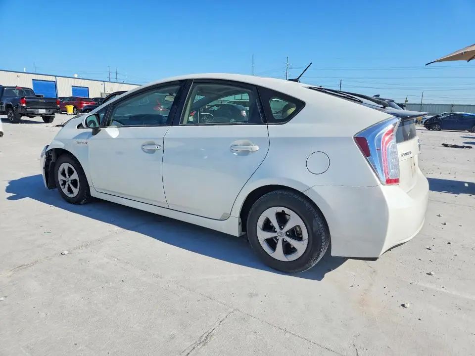 2014 TOYOTA PRIUS THREE  