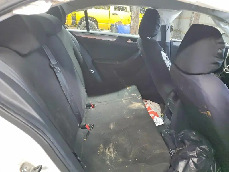 2015 VOLKSWAGEN JETTA SE  