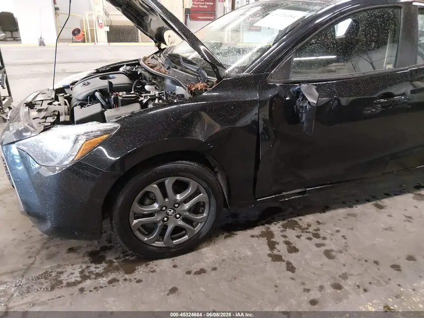 2019 TOYOTA YARIS LE