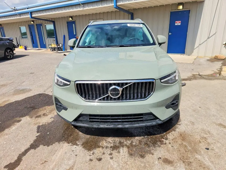 2023 VOLVO XC40 ULTIMATE  