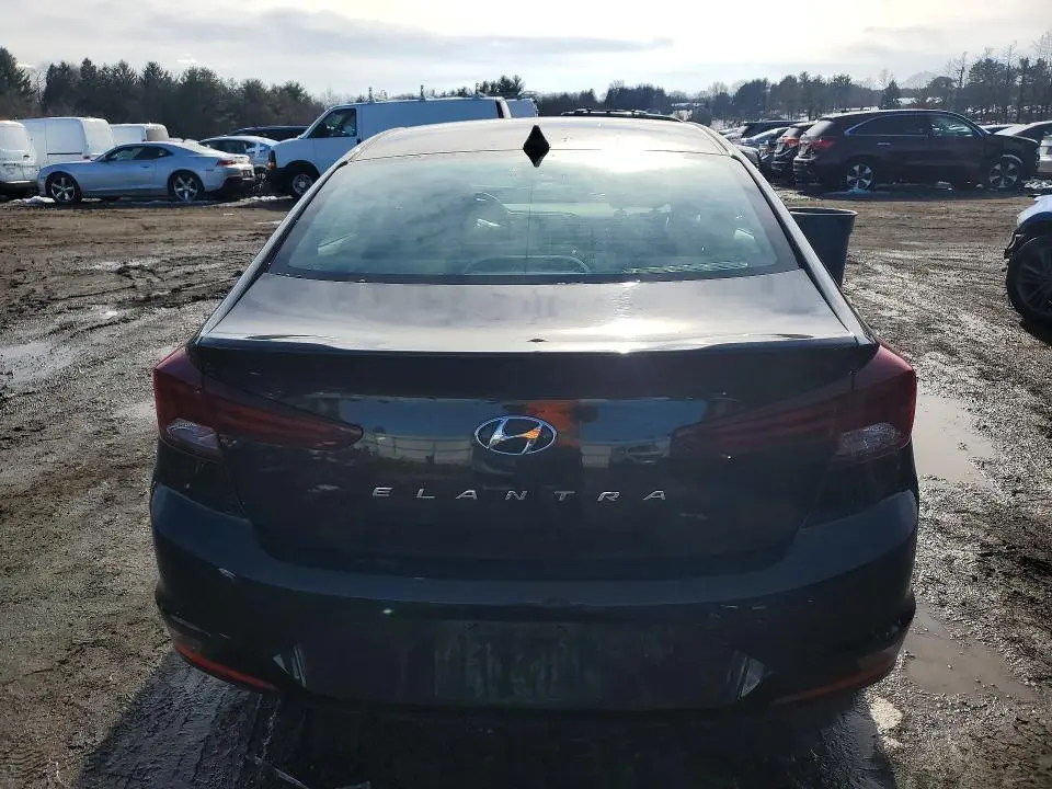 2020 HYUNDAI ELANTRA SEL  