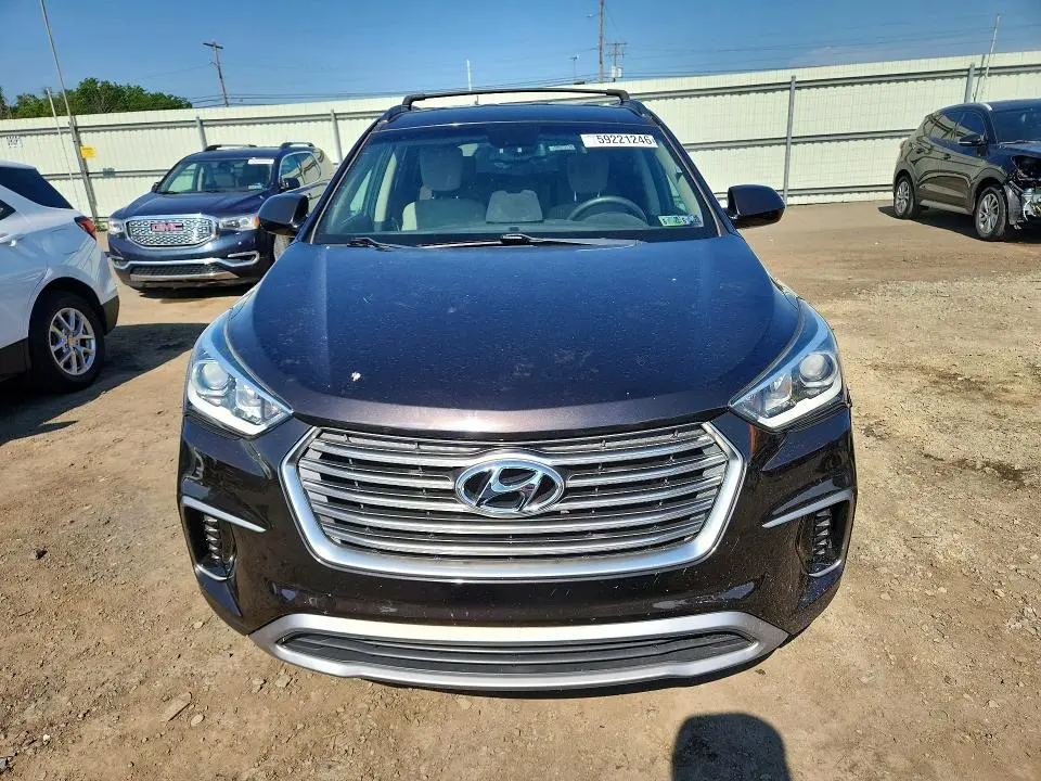2018 HYUNDAI SANTA FE SE  