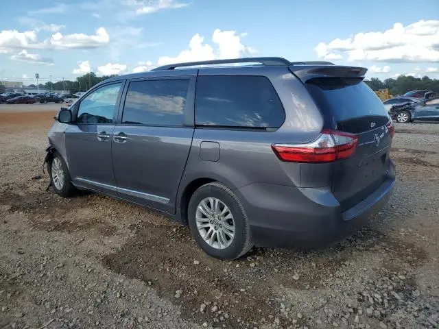 2016 TOYOTA SIENNA XLE  
