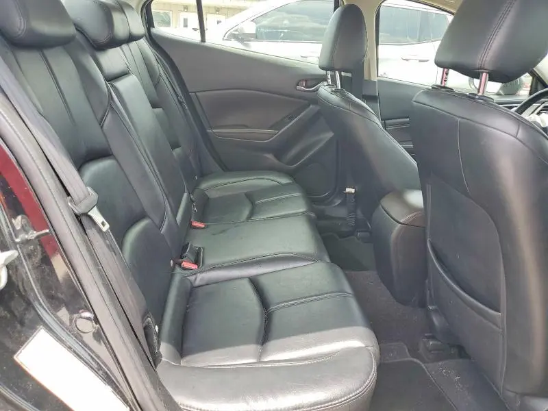 2018 MAZDA 3 TOURING  