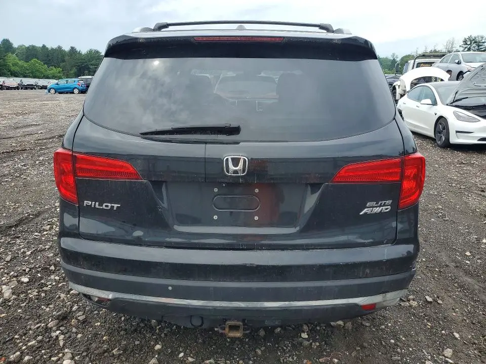 2016 HONDA PILOT ELITE  