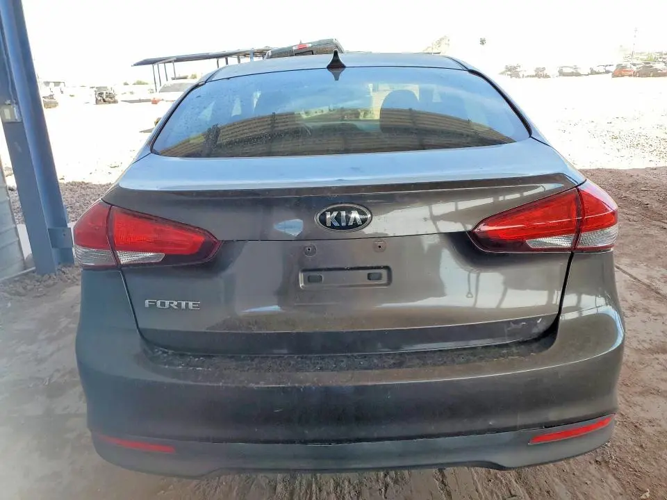 2018 KIA FORTE LX  