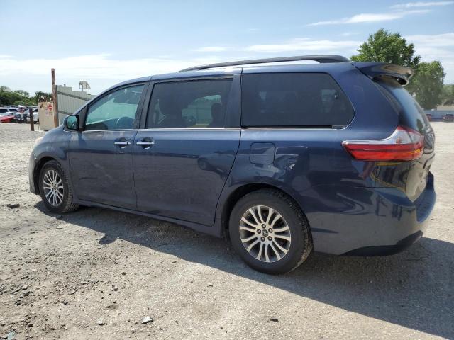 2018 TOYOTA SIENNA XLE