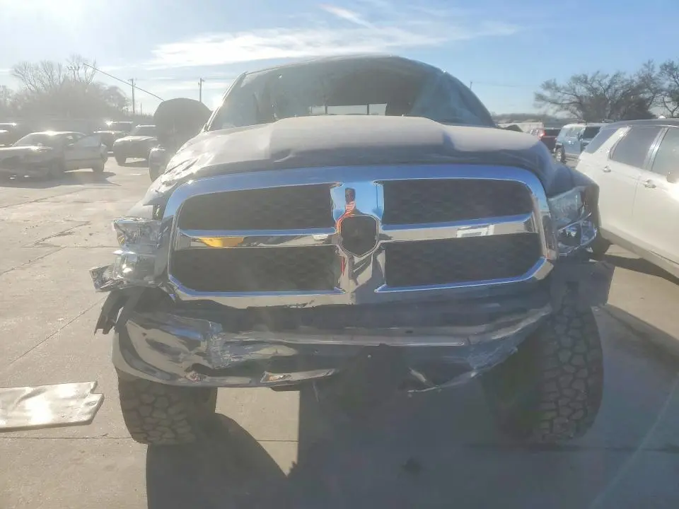 2018 RAM 1500 SLT  