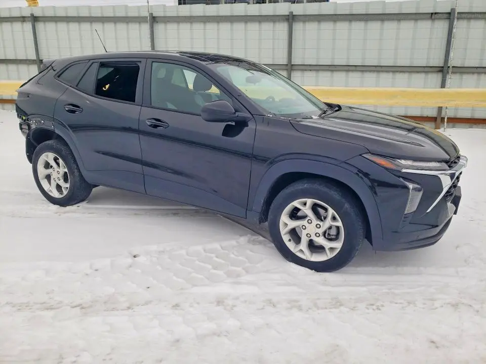 2024 CHEVROLET TRAX LS  