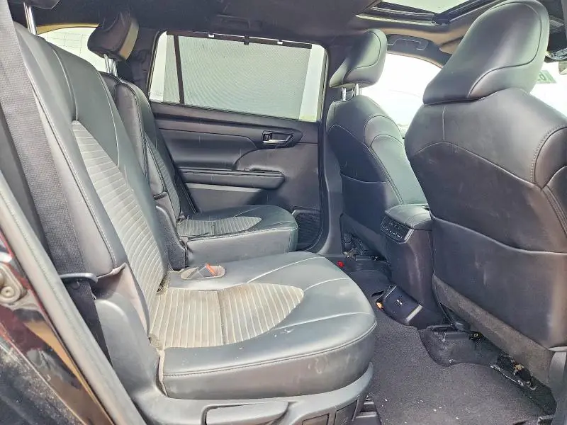 2021 TOYOTA HIGHLANDER XSE  