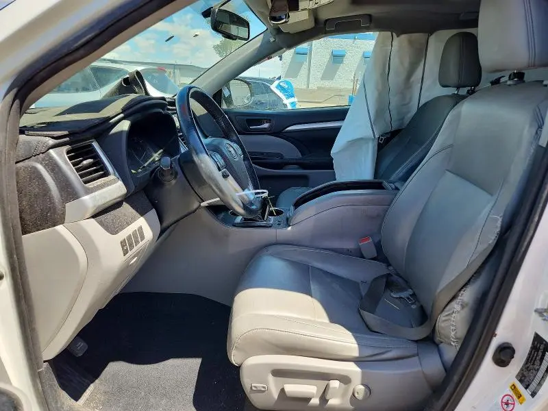 2015 TOYOTA HIGHLANDER XLE  