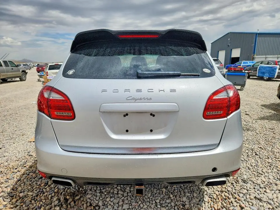 2013 PORSCHE CAYENNE   