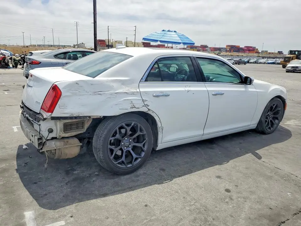 2020 CHRYSLER 300 LIMITED  