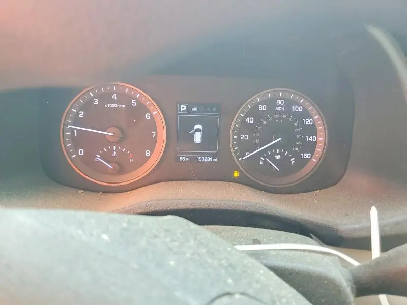 2018 HYUNDAI TUCSON SE  