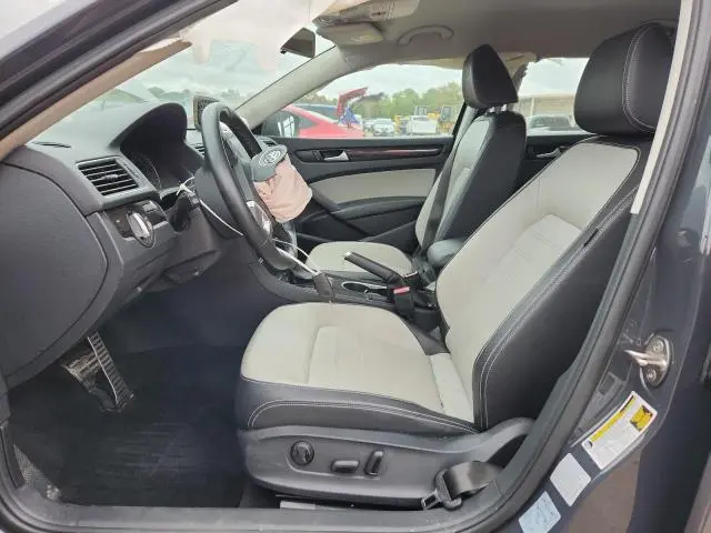 2015 VOLKSWAGEN PASSAT SE  