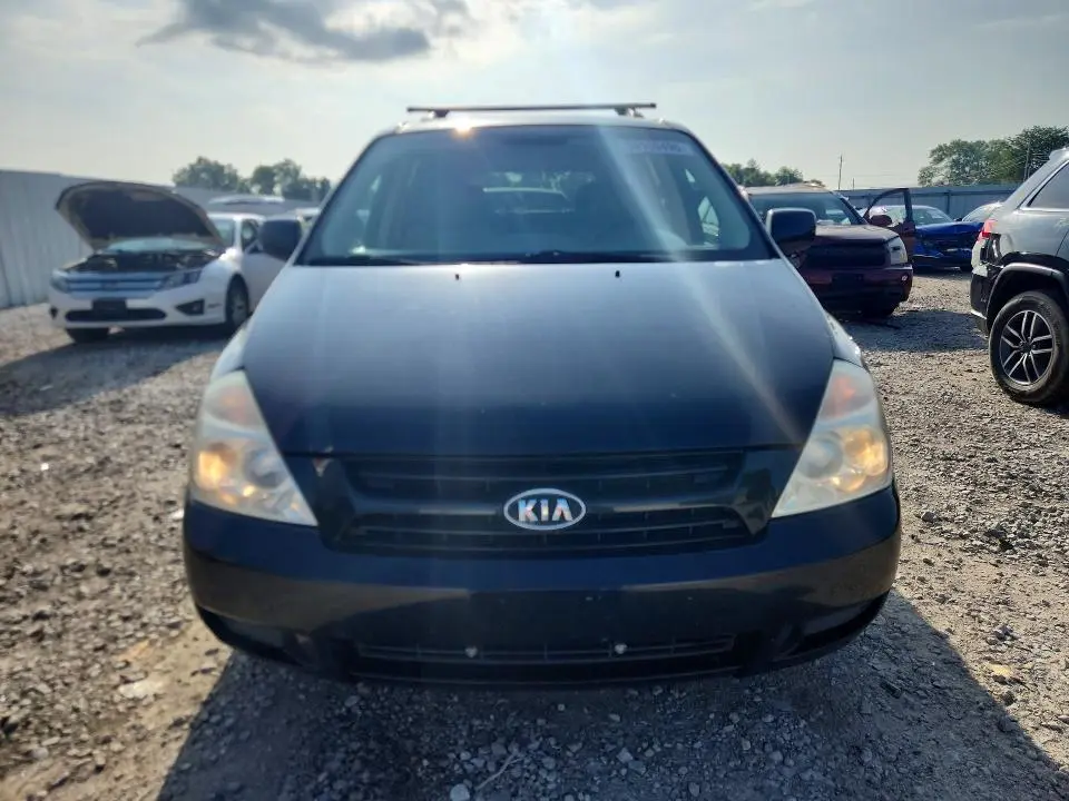 2010 KIA SEDONA LX  