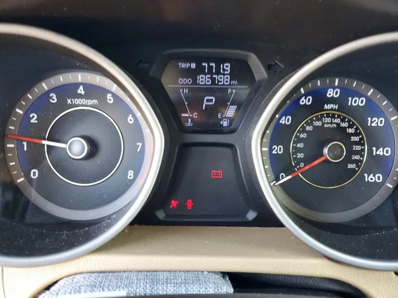 2011 HYUNDAI ELANTRA LIMITED  