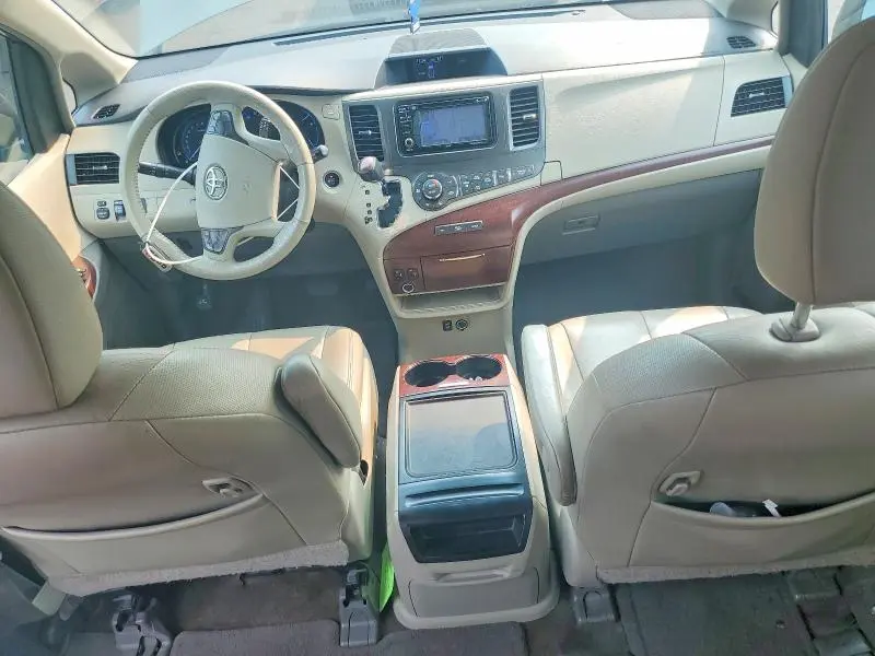 2013 TOYOTA SIENNA XLE 8-PASSENGER  