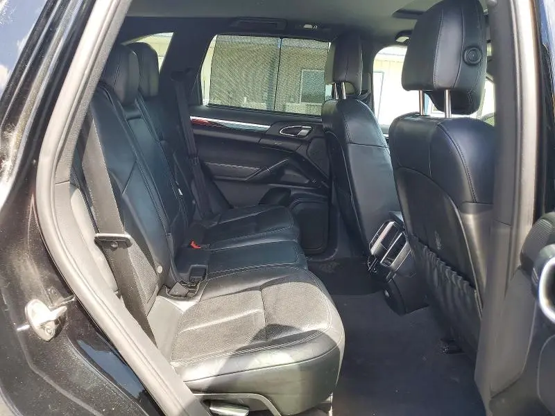 2013 PORSCHE CAYENNE   