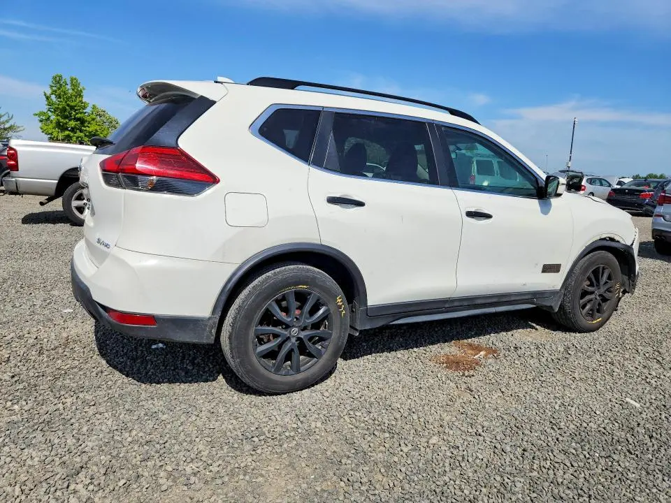 2017 NISSAN ROGUE SV  