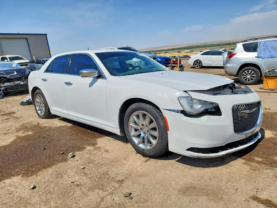 2016 CHRYSLER 300C   