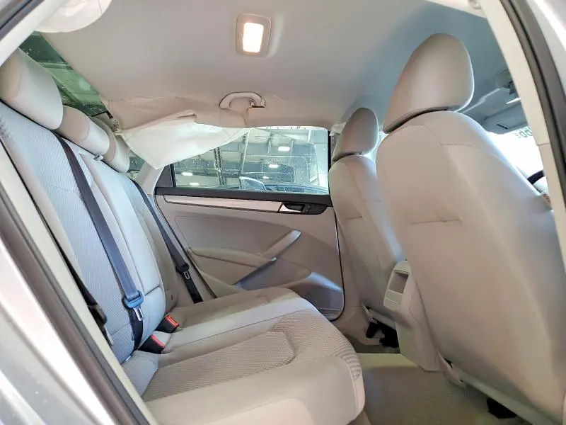 2014 VOLKSWAGEN PASSAT S  