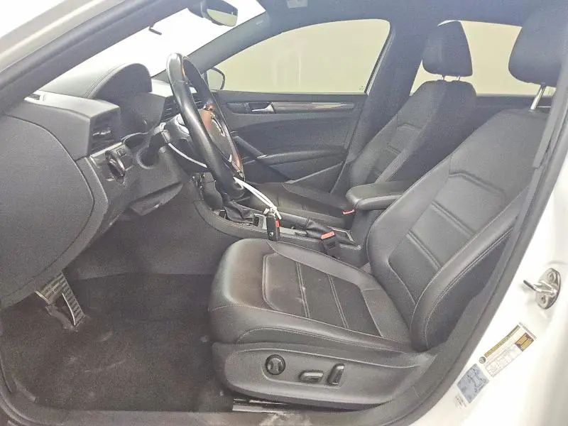 2021 VOLKSWAGEN PASSAT R-LINE  