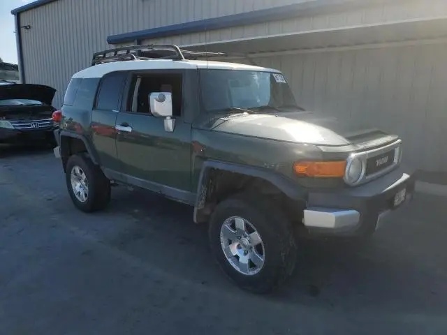 2010 TOYOTA FJ CRUISER   