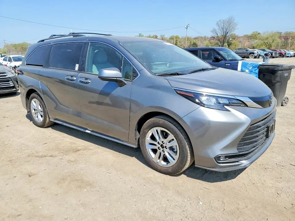 2026 TOYOTA SIENNA XLE 7-PASSENGER  