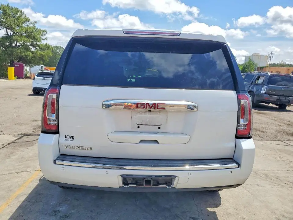 2017 GMC YUKON DENALI  