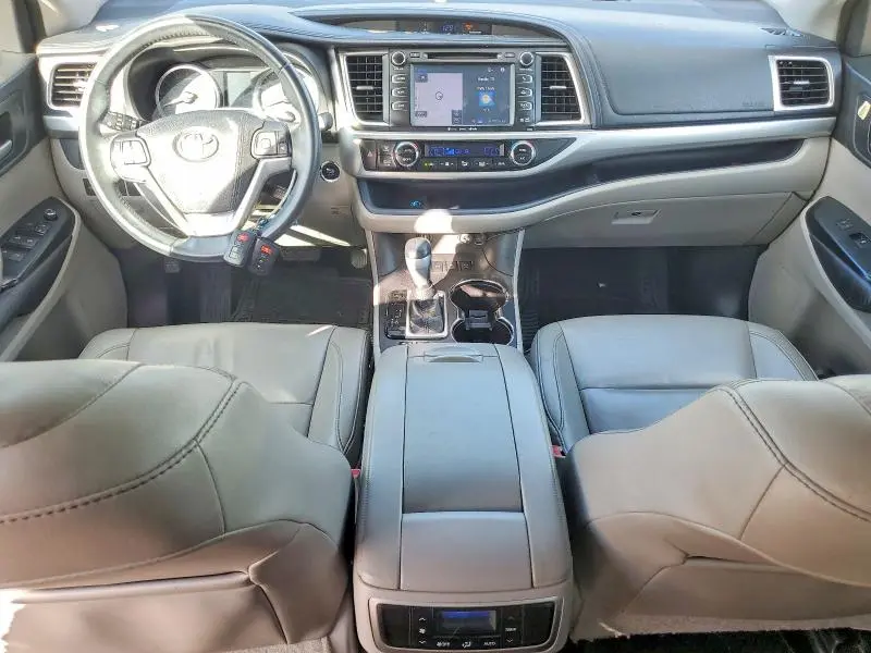 2016 TOYOTA HIGHLANDER XLE  
